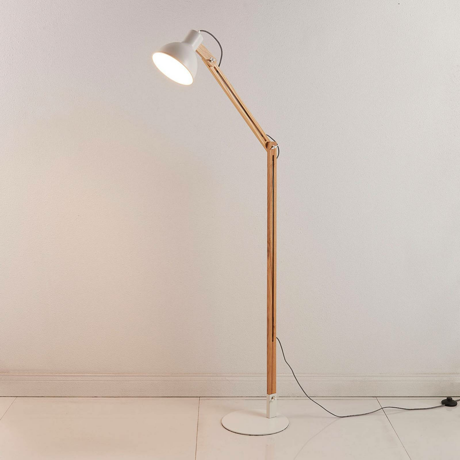 B-Ware Lindby Shivanja Stehlampe Wohnzimmerleuchte Standleuchte Stehleuchte E27 Holz