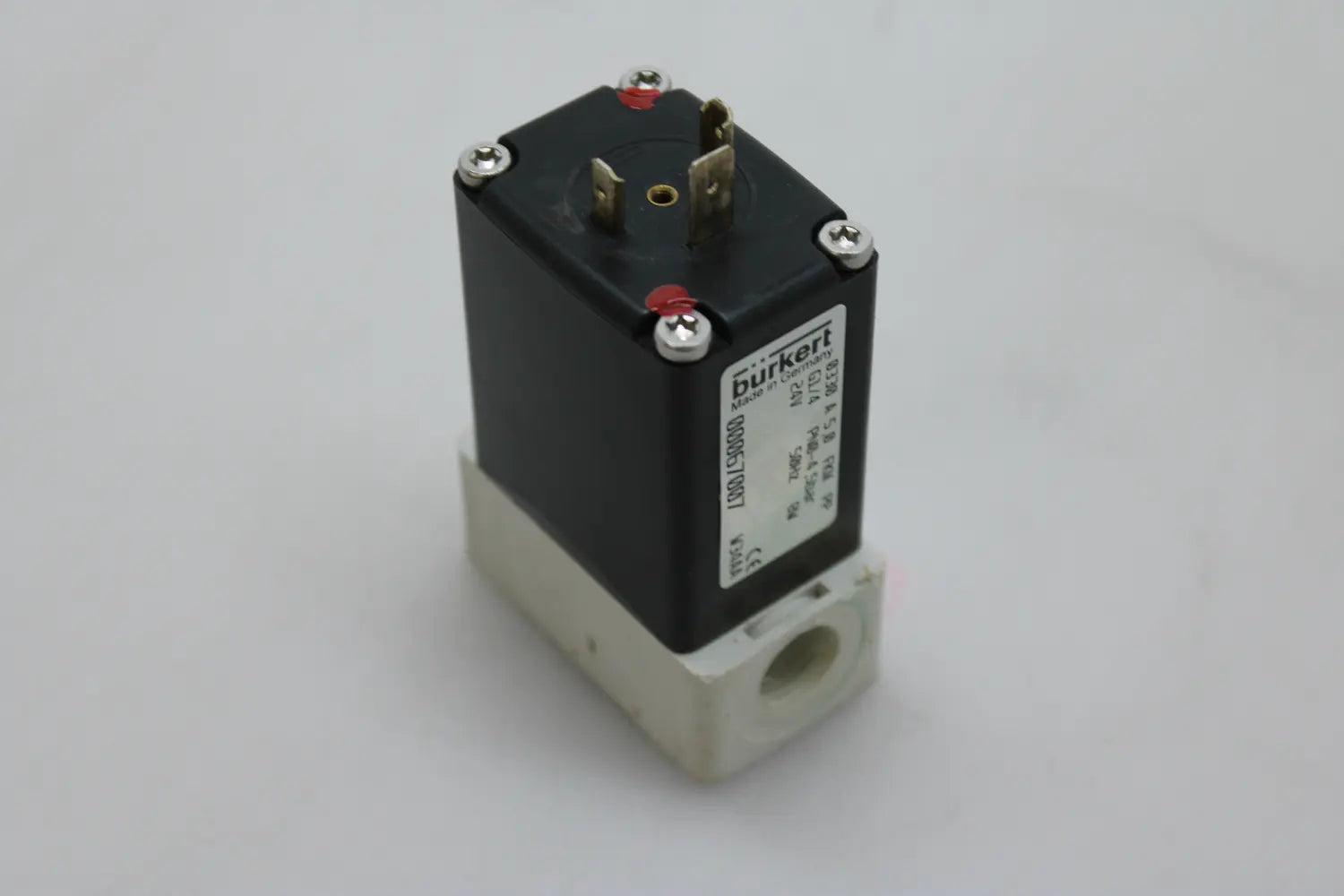 B-Ware Bürkert Magnetventil Klappanker 2/2 Wege Magnetventil G 1/4 Polypropylen Fkm