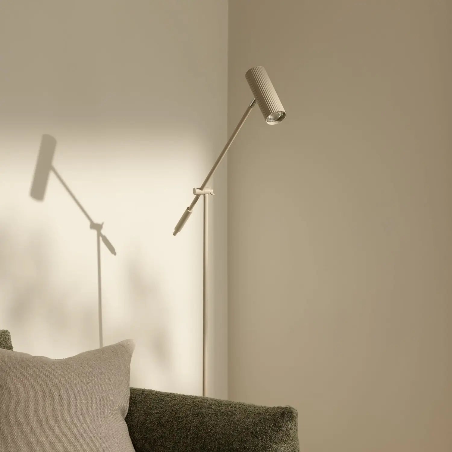 B-Ware Globen Lighting Stehleuchte Standleuchte Hubble Read Beige Metall Gu10 Led 140cm