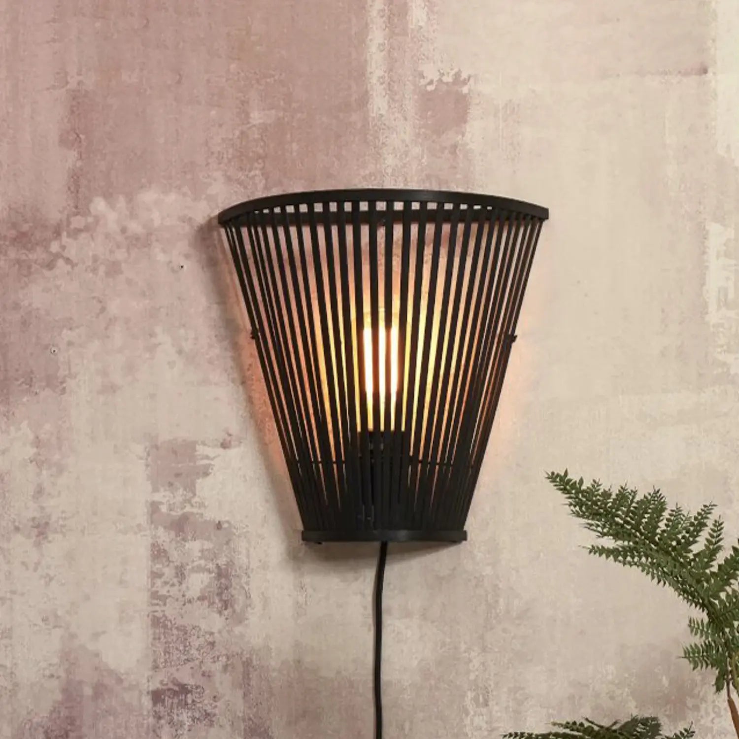 B-Ware Good & Mojo Wandleuchte Wandlampe Merapi Schwarz Bambus Eisen Schalter 30cm E27