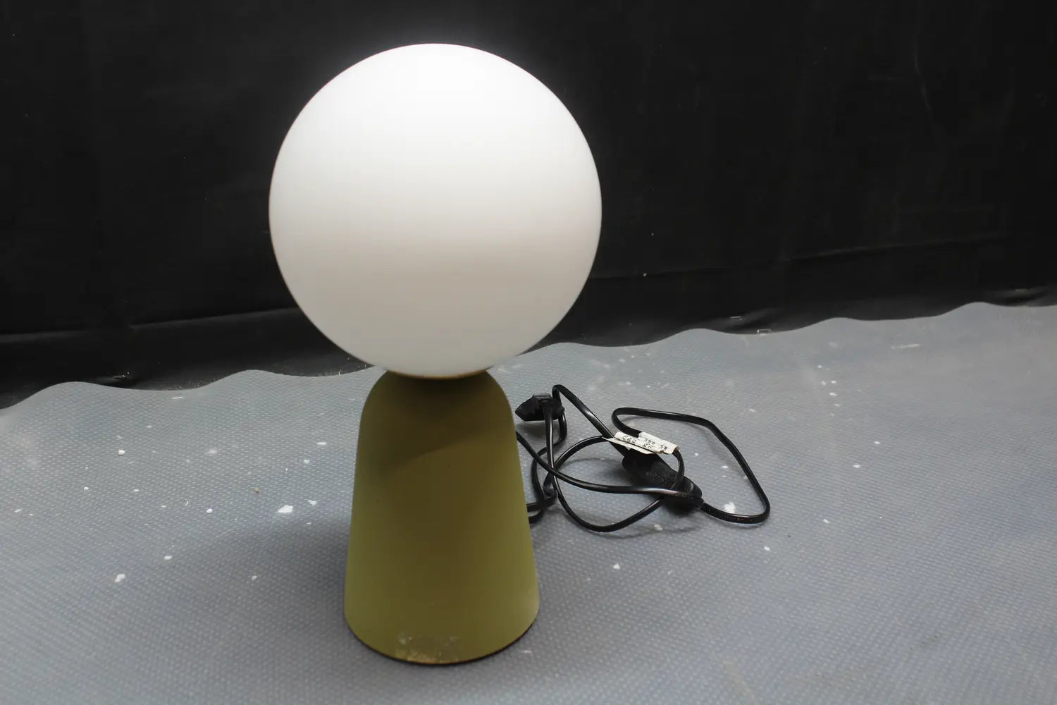 B-Ware Kare Tischlampe Tischleuchte Bollie Betonfuß Grün Opalglas 31 Cm Siehe Text/Foto