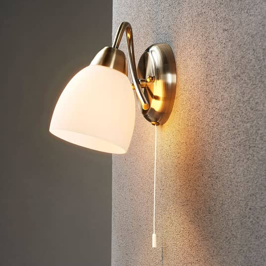 B-Ware Lindby Wandleuchte Mael Leselampe Wandlampe Mit Zugschalter E14 Altmessing Weiß