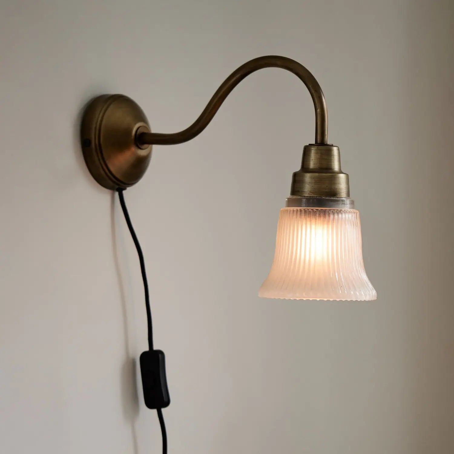 B-Ware Pr Home Wandleuchte Wandlampe Emmi Messing Patina Metall Glas Schalter Stecker