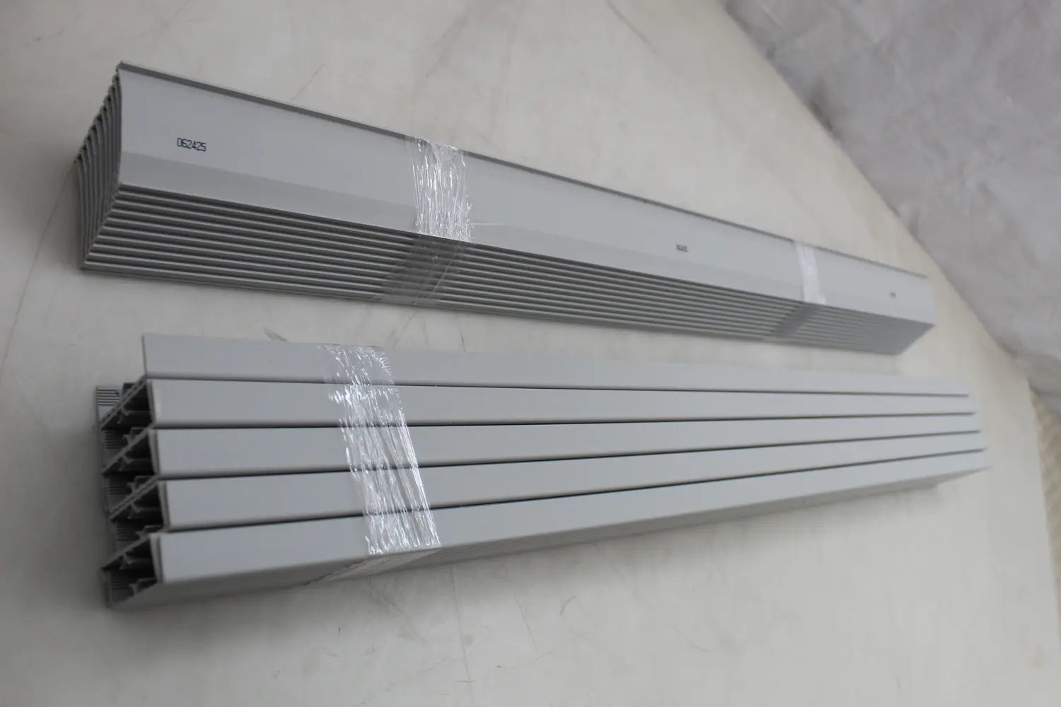 B-Ware Rittal Abdeckprofil Busbar 40x10 Bis 60x10mm Sv3085000 10 Stück Siehe Text/Foto